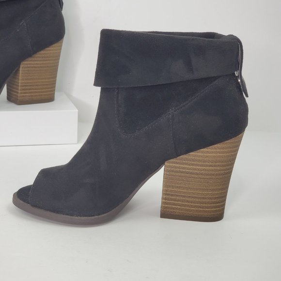 POP Black Faux Suede Stacked Look Heel Shawnee Peep Toe Ankle Bootie Size 5M - Picture 3 of 12